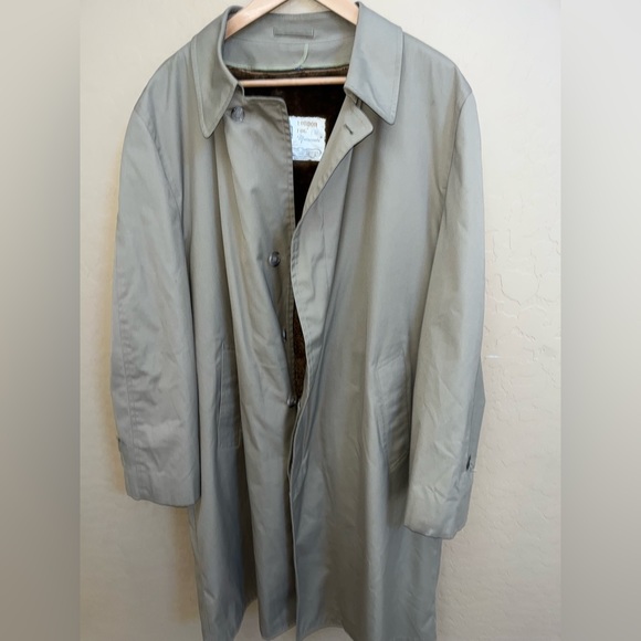 London fog Trench Coat - Picture 5 of 9